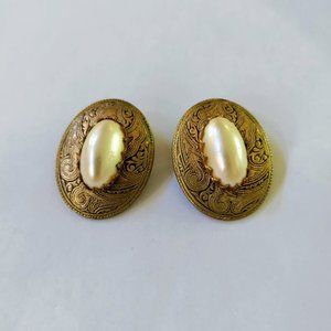 4/$20 Vintage Gold Tone Faux Pearl Cabochon Oval Earrings Clip On Domed
